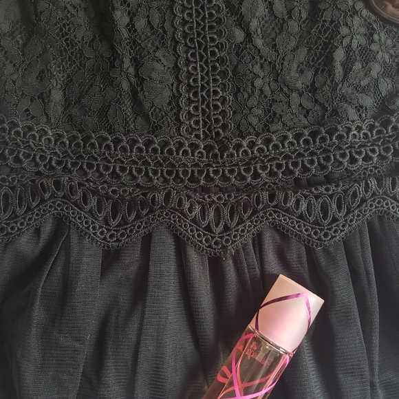 Ake lace and tulle peplum top. Black, Size small. - Picture 5 of 15